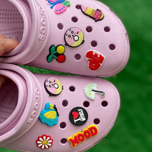 Pink crocs - Picture 3 of 4